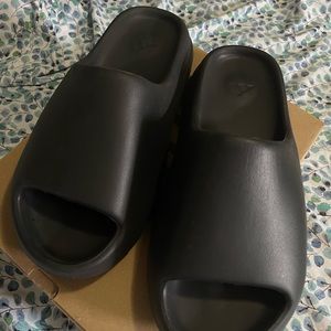 Black Onyx Yeezy Slides Size 9